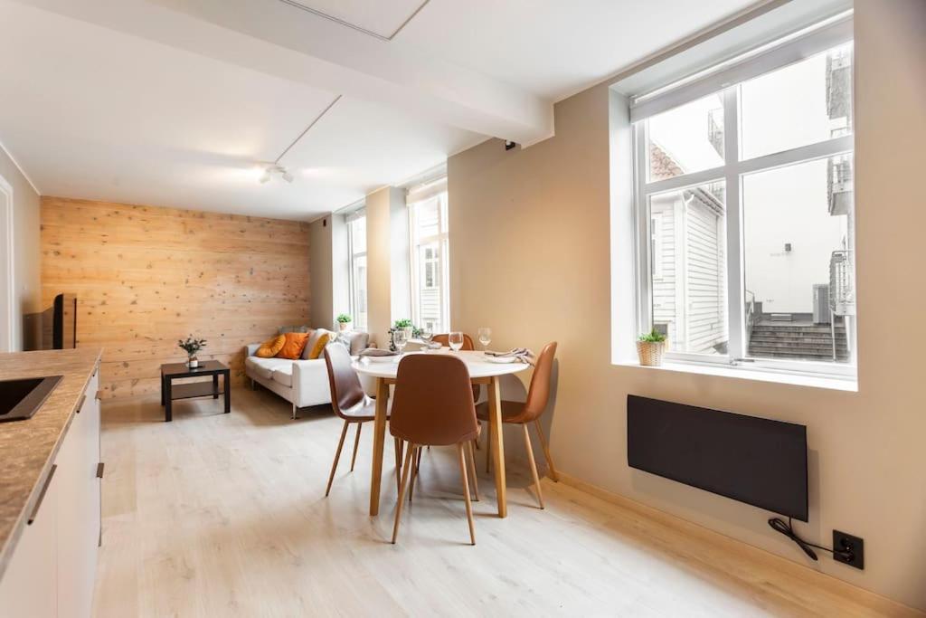 New! Modern Apartment In Historic Area Of Bergen! מראה חיצוני תמונה